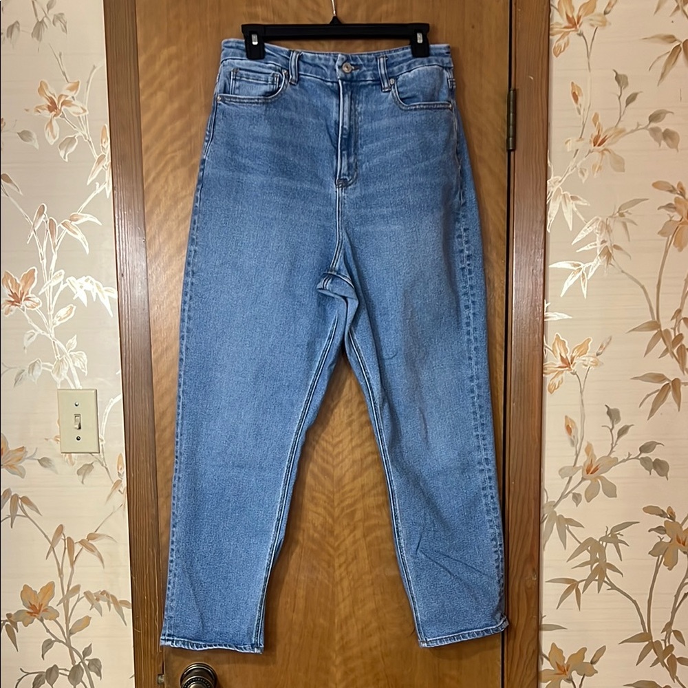 American Eagle Outfitters Curvy Mom Jean